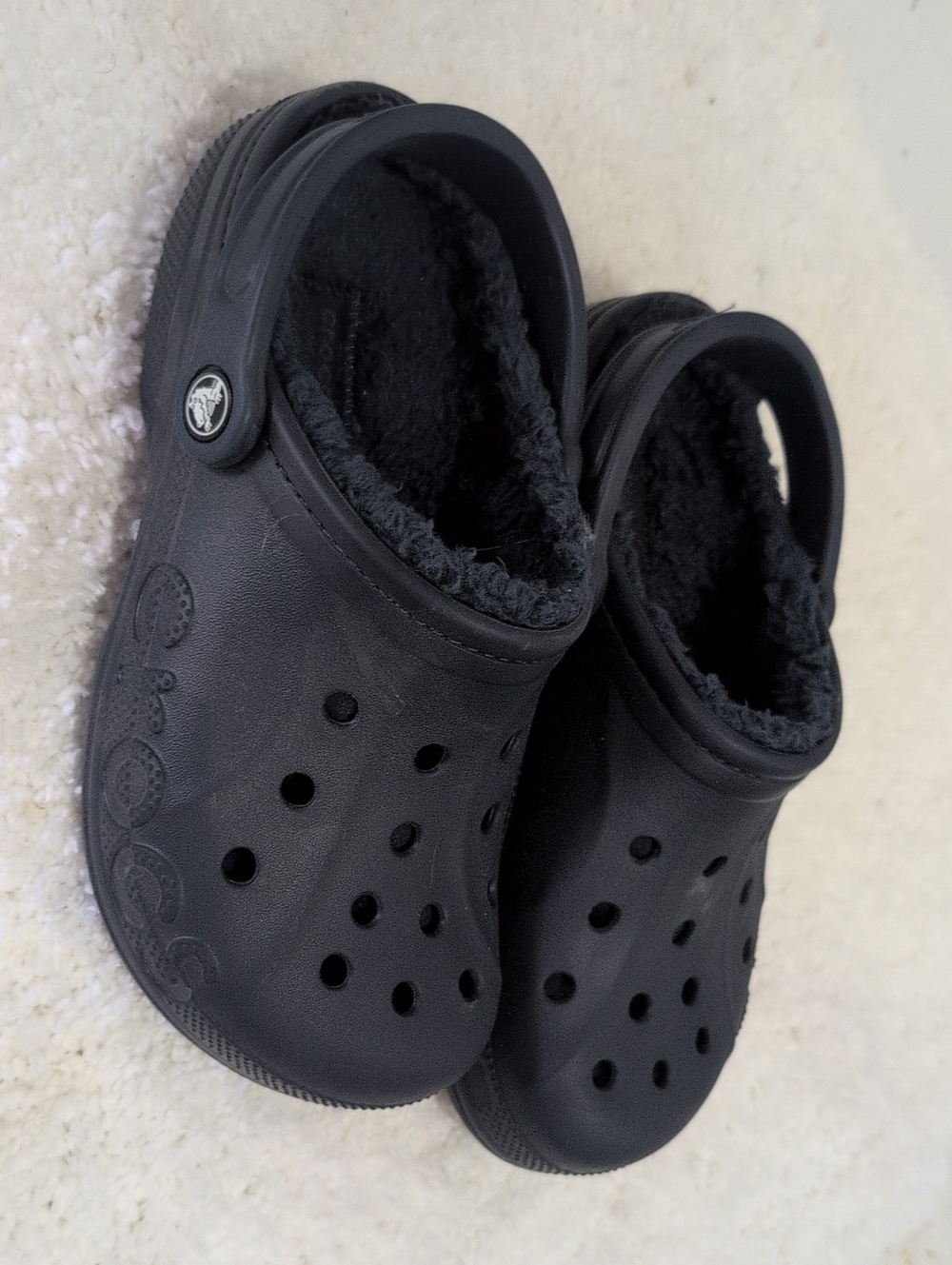 CROCS  Black Fuzzy-Lined Clogs